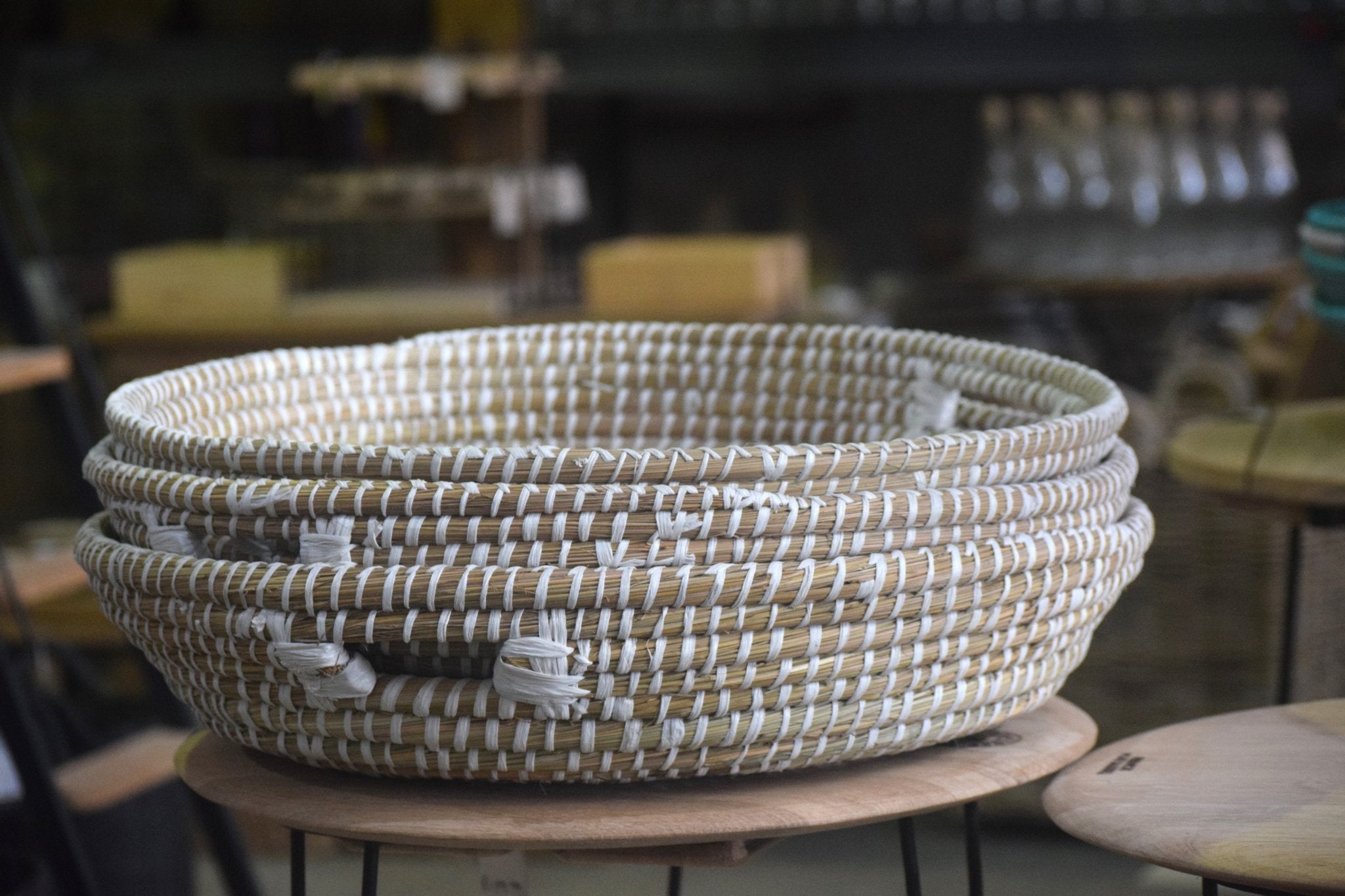 Kans Grass Round Tray - The Hideaway