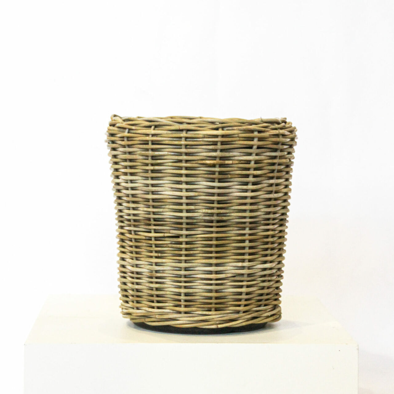 Large Rattan Planter with Lined Inner 30l - The Hideaway