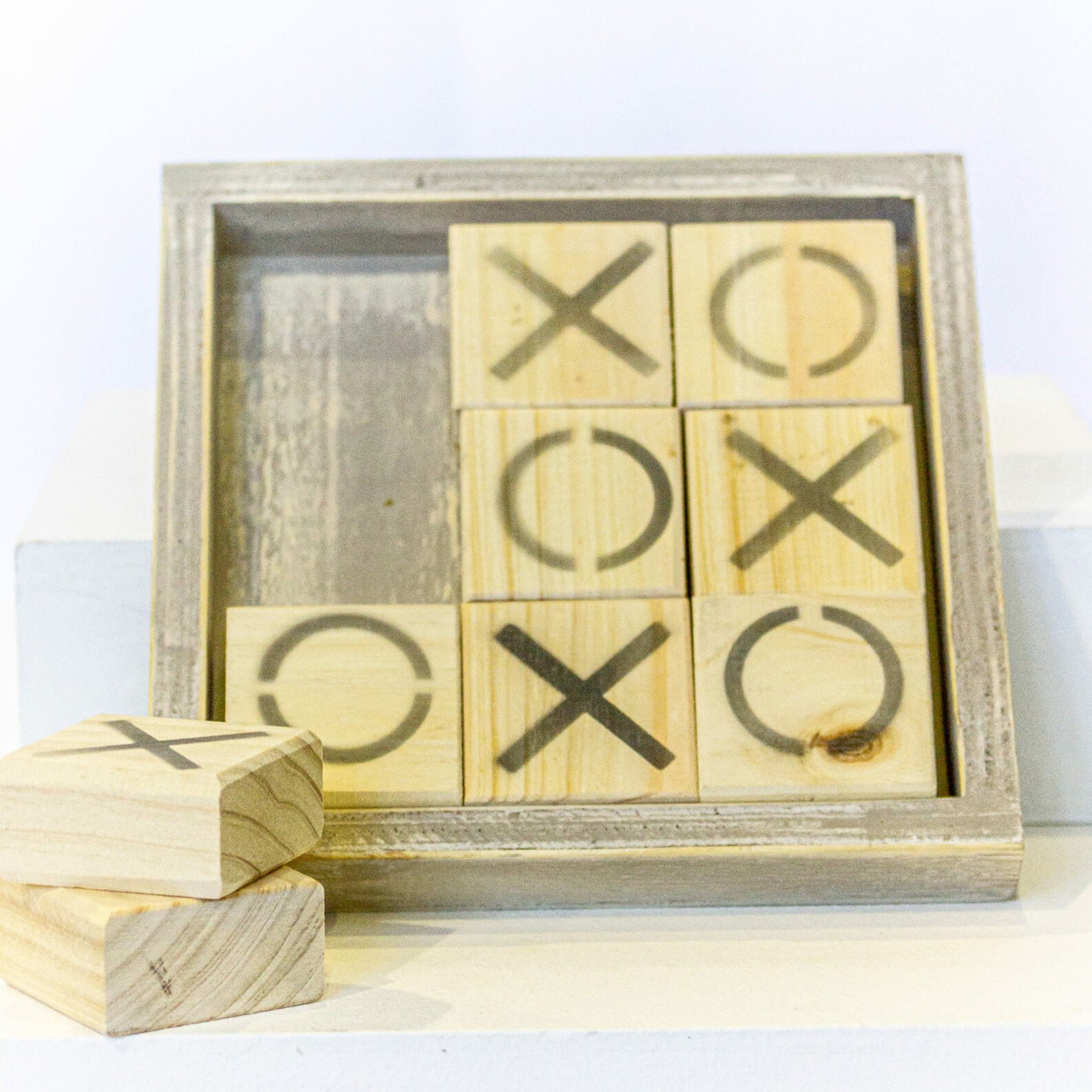 Noughts & Crosses - The Hideaway