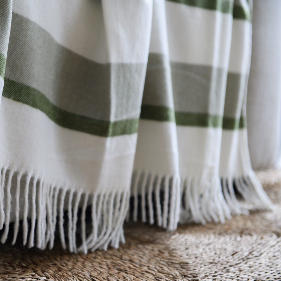 Melody Underline Hunter Olive Throw - The Hideaway